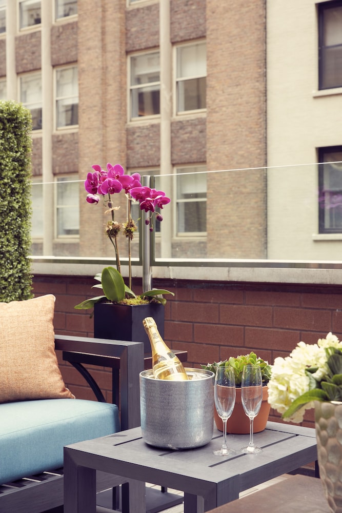 Artezen Hotel — Hotel building in New York City, New York State