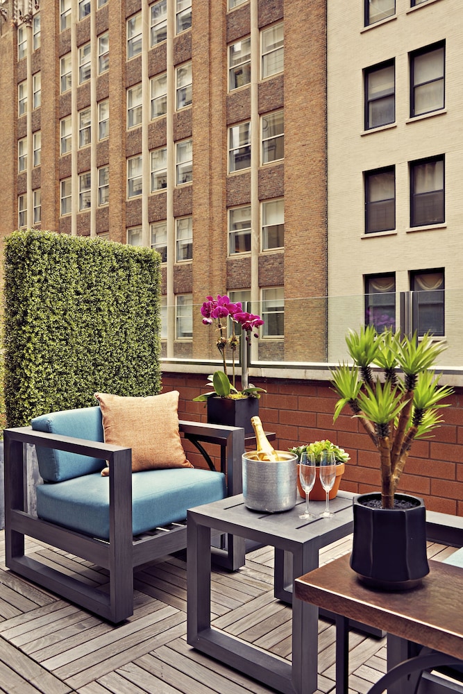 Artezen Hotel — Restaurant & bars in New York City, New York State