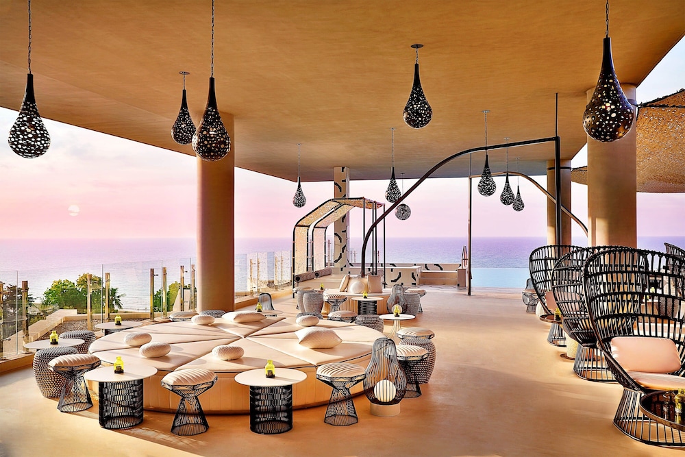 W Muscat — Restaurant & bars in Muscat, Muscat