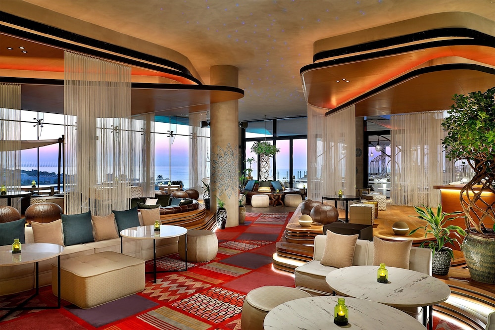 W Muscat — Restaurant & bars in Muscat, Muscat