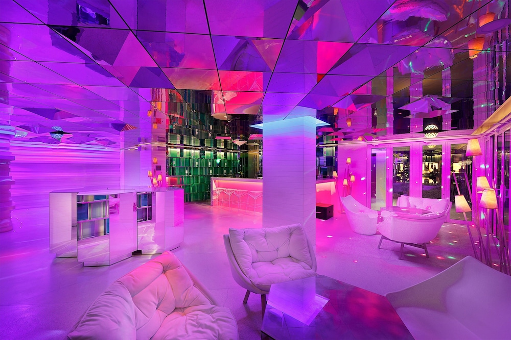 W Muscat — Restaurant & bars in Muscat, Muscat