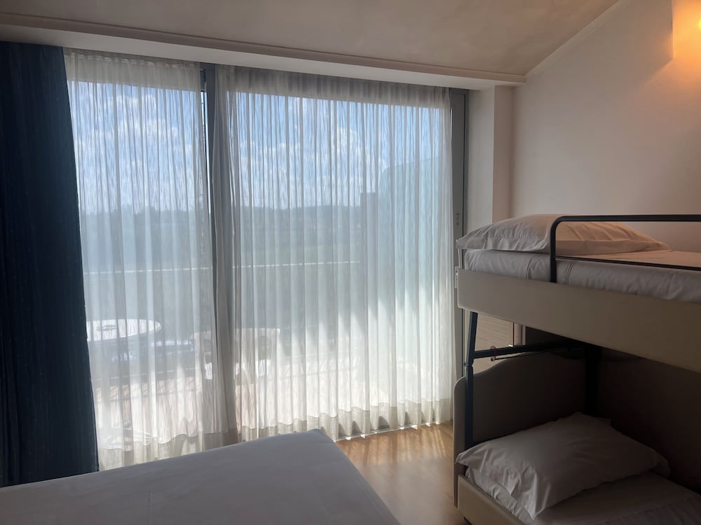 Hotel Rivus — Hotel rooms in Peschiera del Garda, Veneto