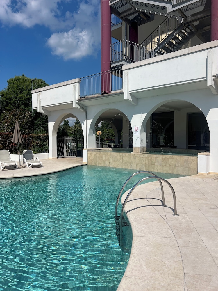 Hotel Rivus — Swimming pool in Peschiera del Garda, Veneto