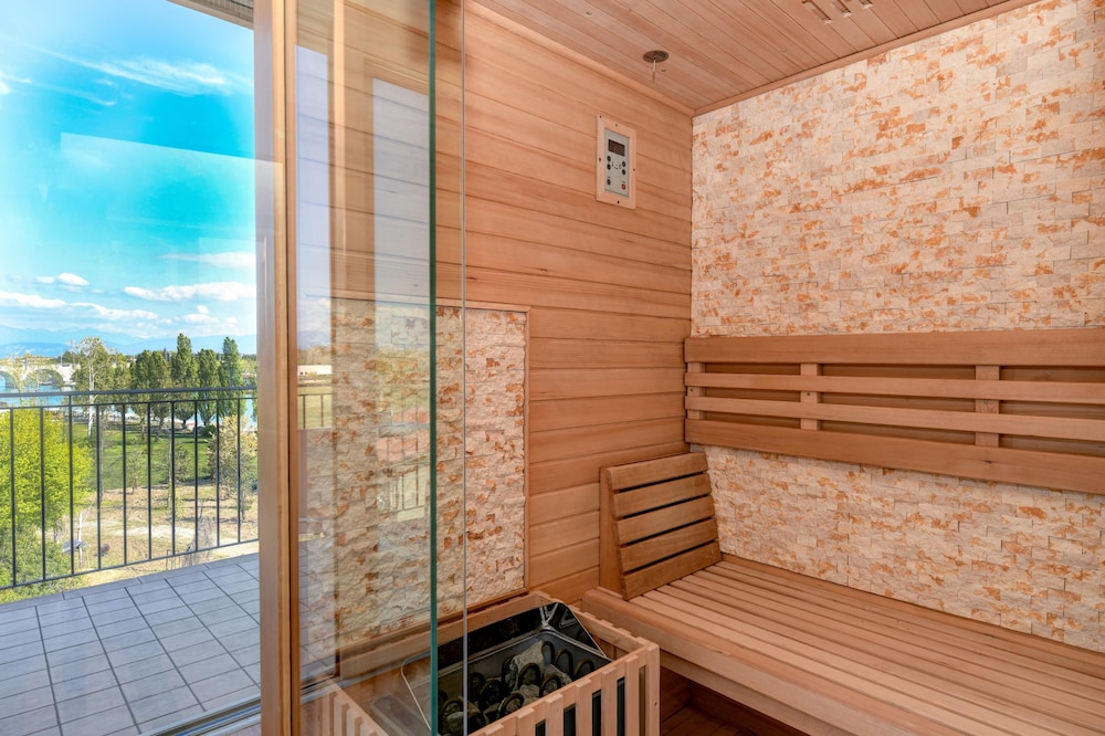 Hotel Rivus — Spa in Peschiera del Garda, Veneto