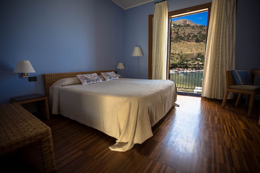Cetarium Hotel — Hotel rooms in Castellammare del Golfo, Sicily
