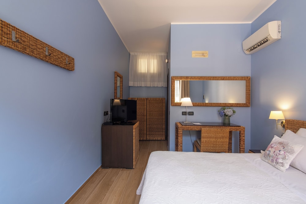 Cetarium Hotel — Hotel rooms in Castellammare del Golfo, Sicily