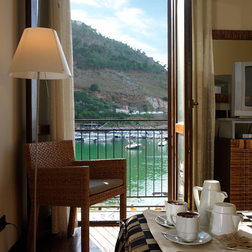 Cetarium Hotel — Hotel rooms in Castellammare del Golfo, Sicily