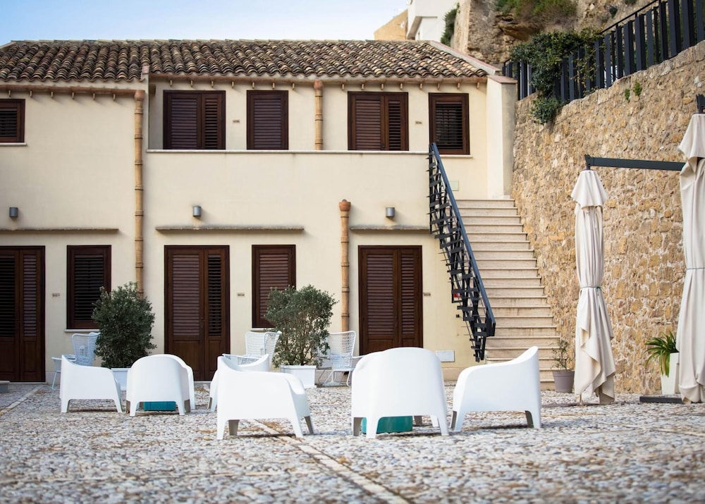 Cetarium Hotel — Hotel building in Castellammare del Golfo, Sicily