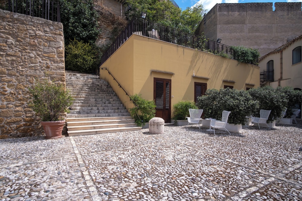Cetarium Hotel — Hotel building in Castellammare del Golfo, Sicily
