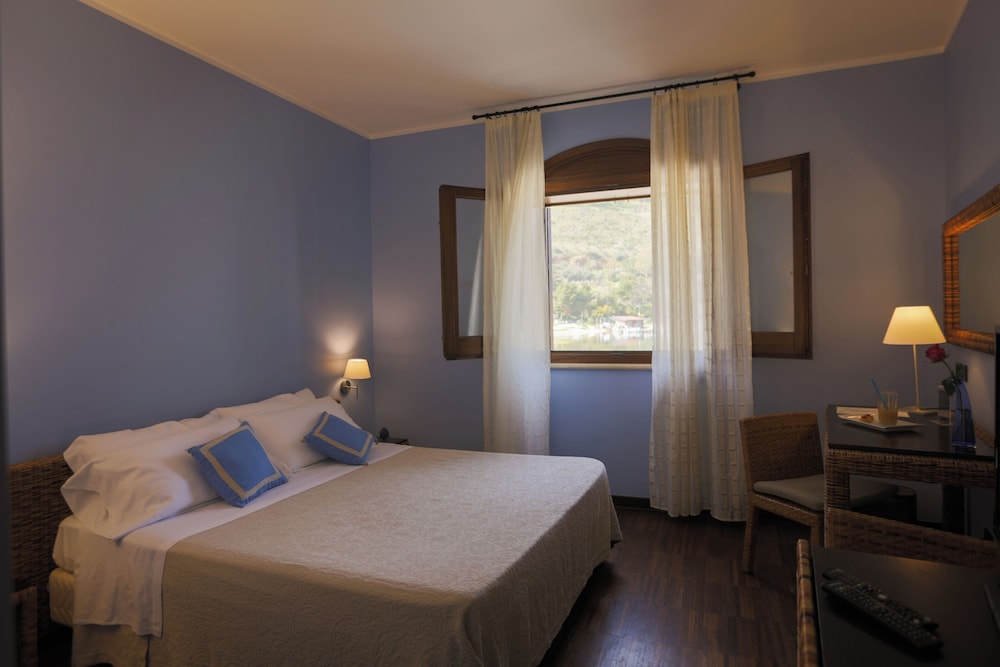 Cetarium Hotel — Hotel rooms in Castellammare del Golfo, Sicily