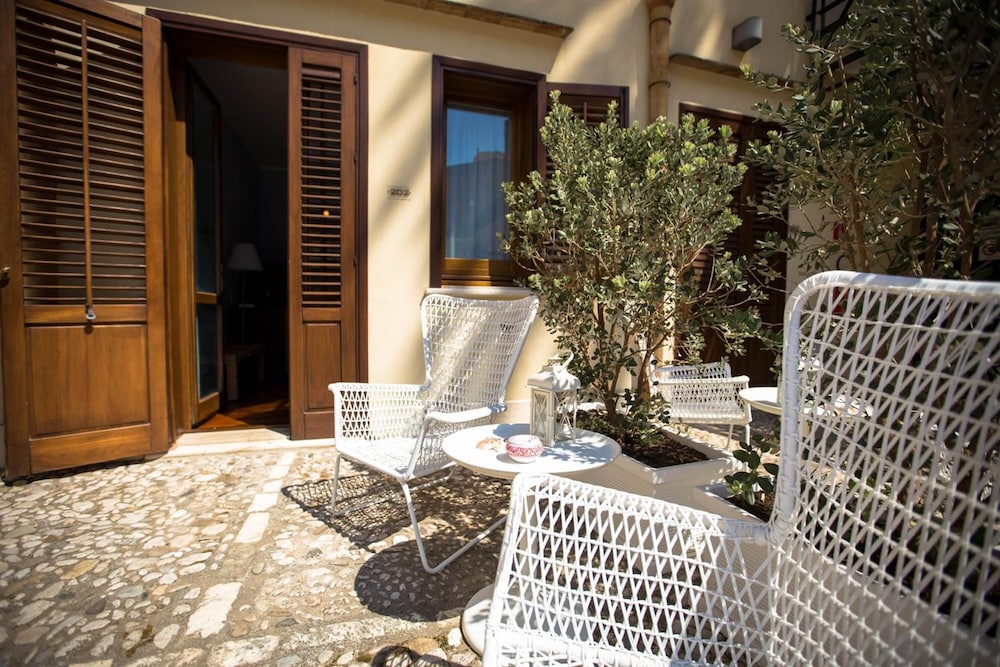 Cetarium Hotel — Hotel building in Castellammare del Golfo, Sicily