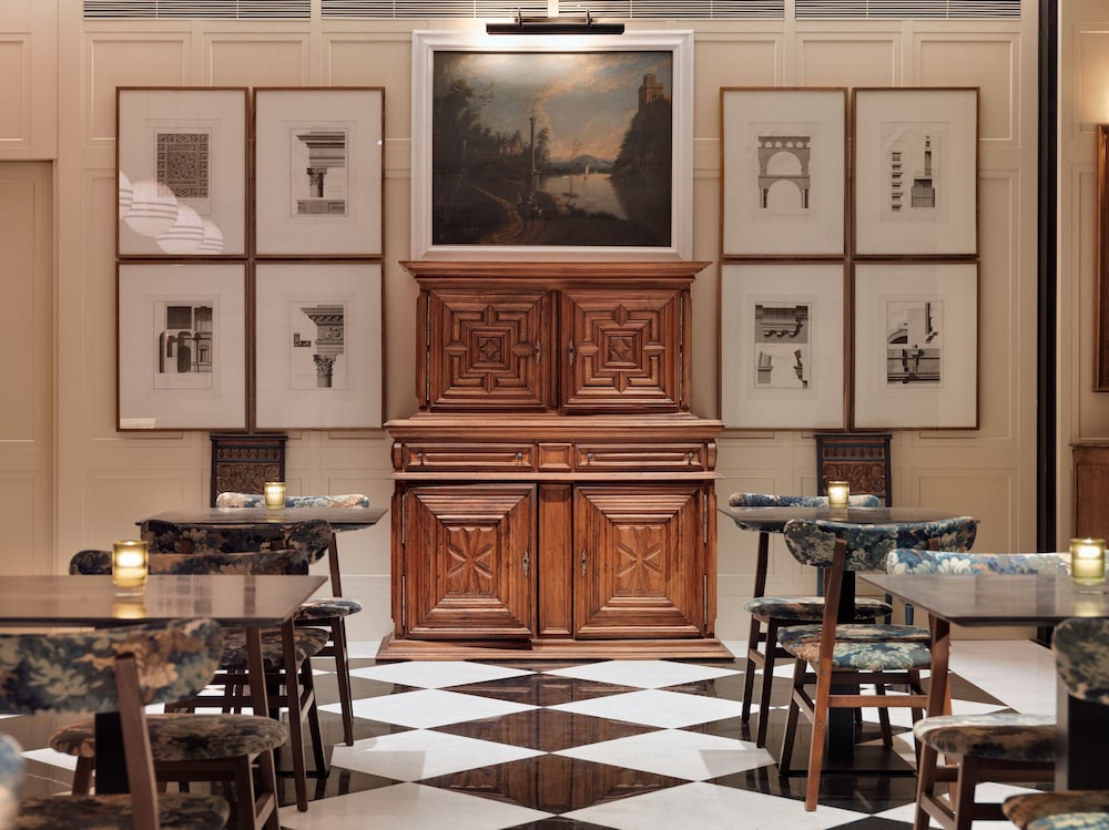 H10 Casa de la Plata — Restaurant & bars in Seville, Andalusia