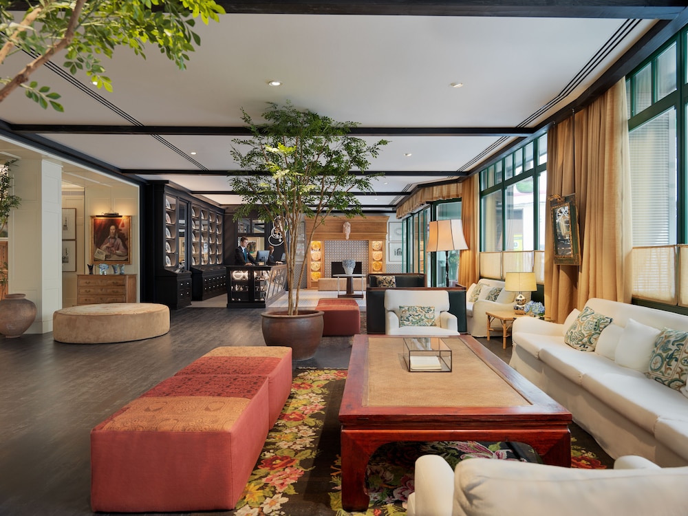 H10 Casa de la Plata — Hotel building in Seville, Andalusia