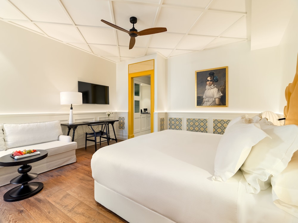 H10 Casa de la Plata — Hotel rooms in Seville, Andalusia