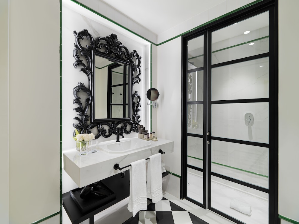 H10 Casa de la Plata — Hotel rooms in Seville, Andalusia