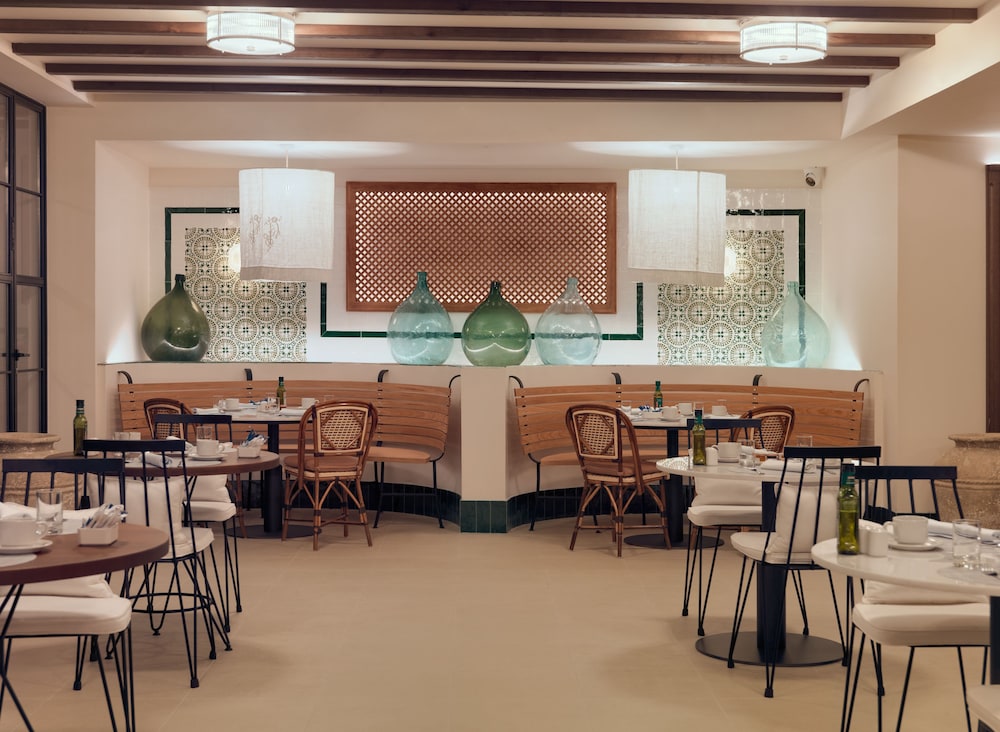 H10 Casa de la Plata — Restaurant & bars in Seville, Andalusia
