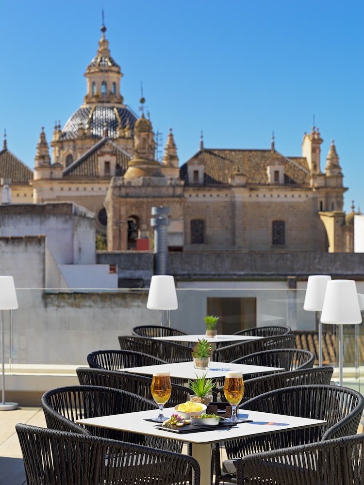 H10 Casa de la Plata — Restaurant & bars in Seville, Andalusia