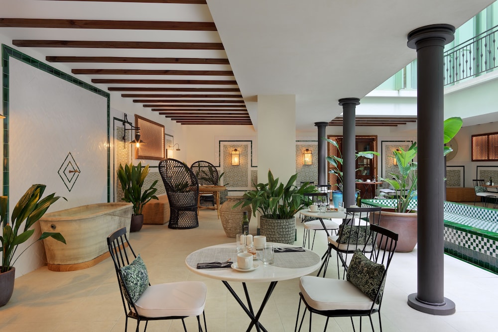 H10 Casa de la Plata — Restaurant & bars in Seville, Andalusia