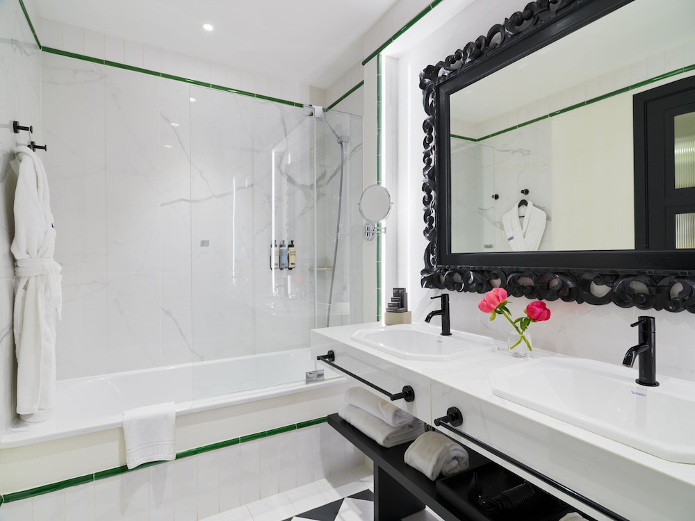 H10 Casa de la Plata — Hotel rooms in Seville, Andalusia