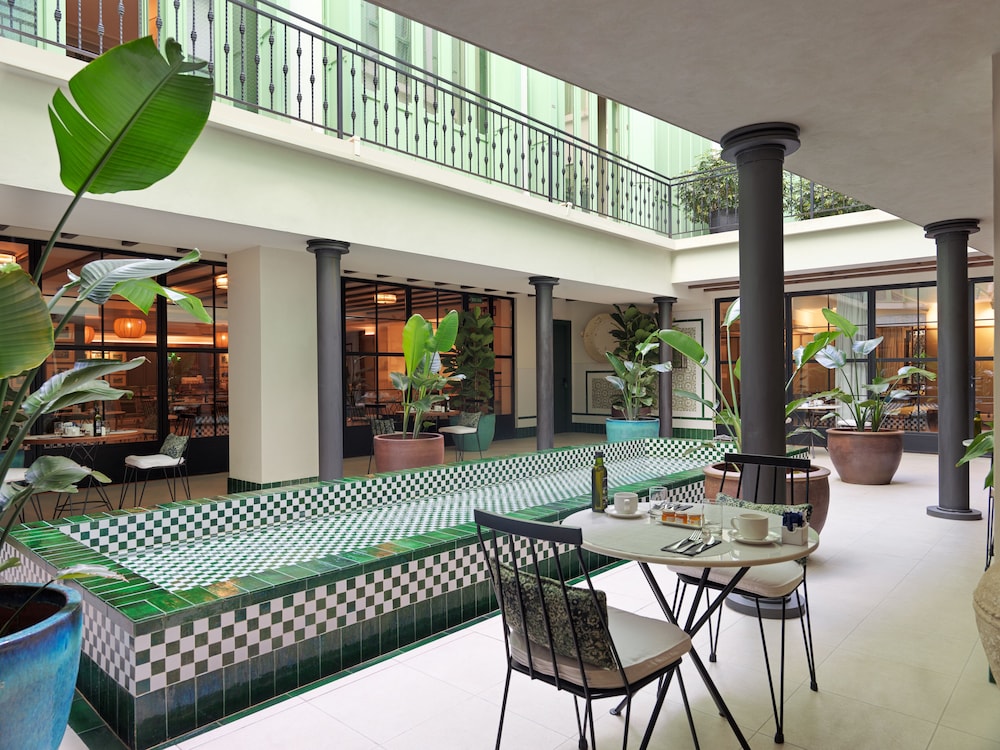 H10 Casa de la Plata — Hotel building in Seville, Andalusia