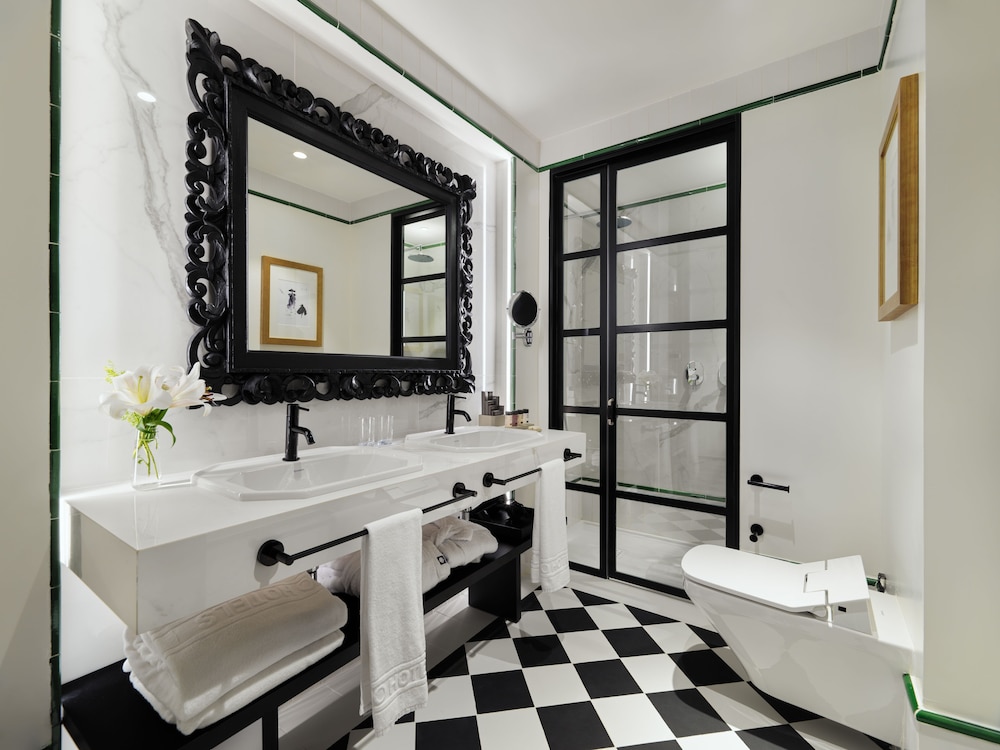 H10 Casa de la Plata — Hotel rooms in Seville, Andalusia