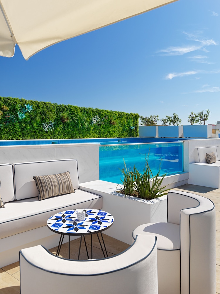 H10 Casa de la Plata — Swimming pool in Seville, Andalusia