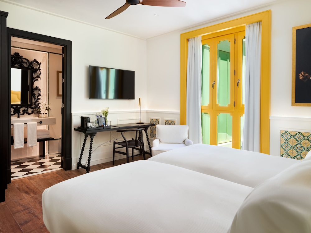 H10 Casa de la Plata — Hotel rooms in Seville, Andalusia