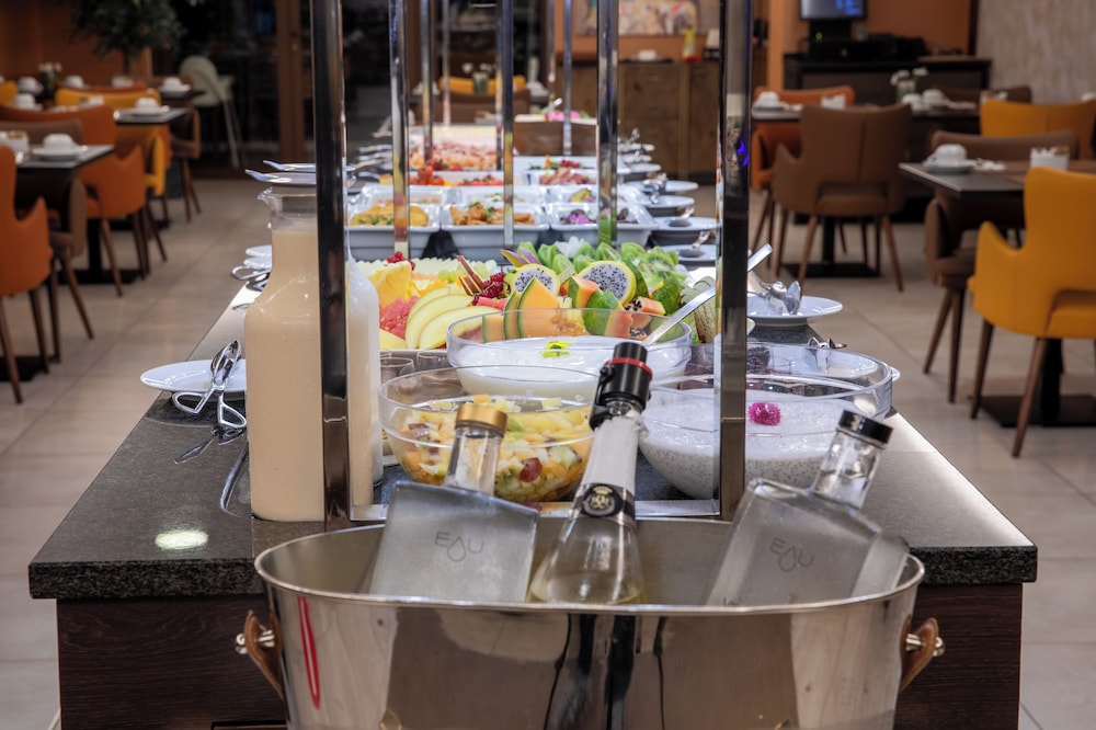 VIP Executive Picoas Hotel — Restaurant & bars in Lisbon, Lisboa