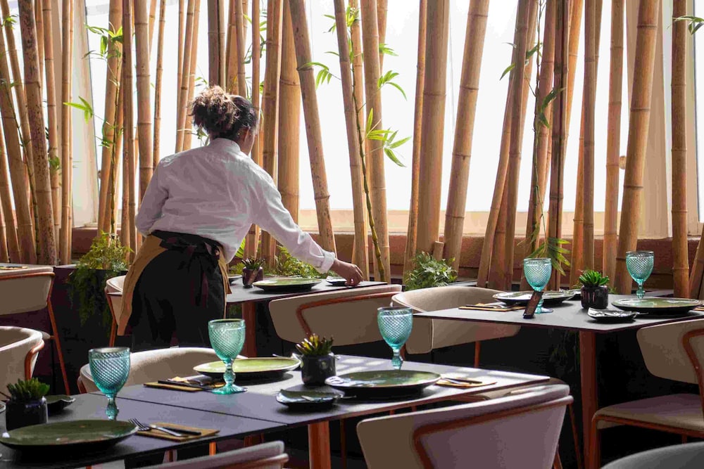 VIP Executive Picoas Hotel — Restaurant & bars in Lisbon, Lisboa