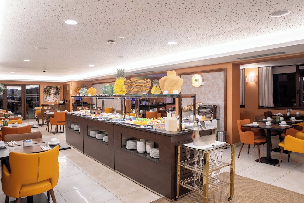 VIP Executive Picoas Hotel — Restaurant & bars in Lisbon, Lisboa