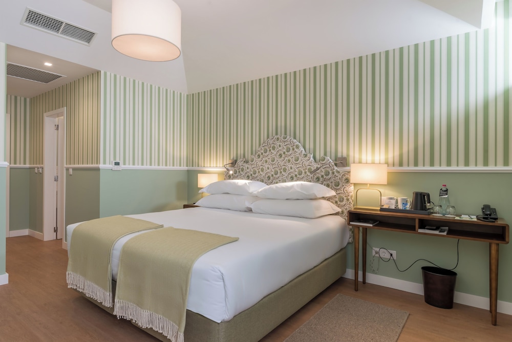 Pestana Churchill Bay — Hotel rooms in Funchal, Madeira