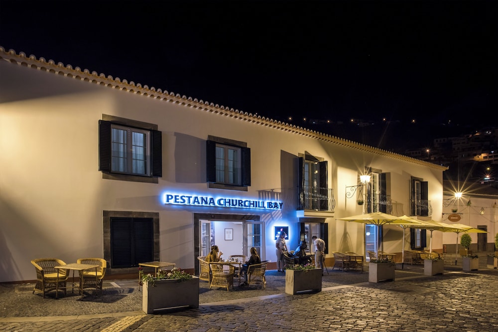 Pestana Churchill Bay — Restaurant & bars in Funchal, Madeira
