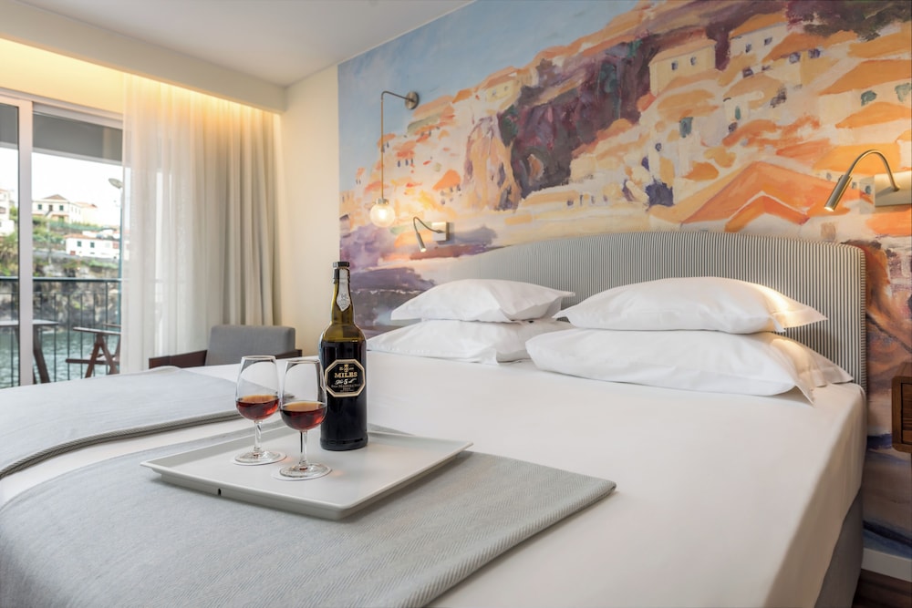 Pestana Churchill Bay — Hotel rooms in Funchal, Madeira