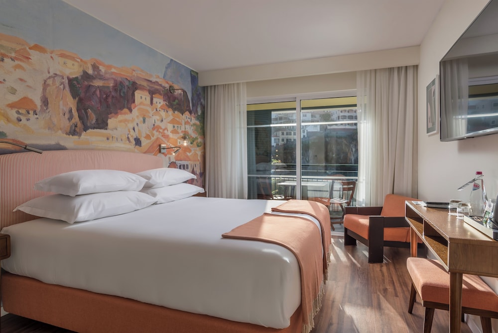 Pestana Churchill Bay — Hotel rooms in Funchal, Madeira