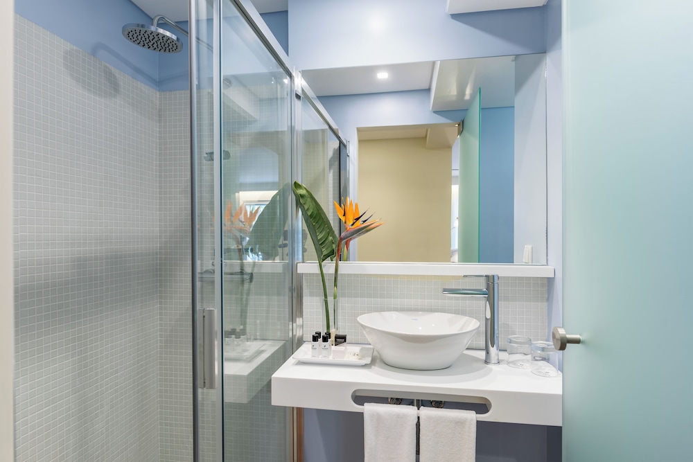 Pestana Churchill Bay — Hotel rooms in Funchal, Madeira