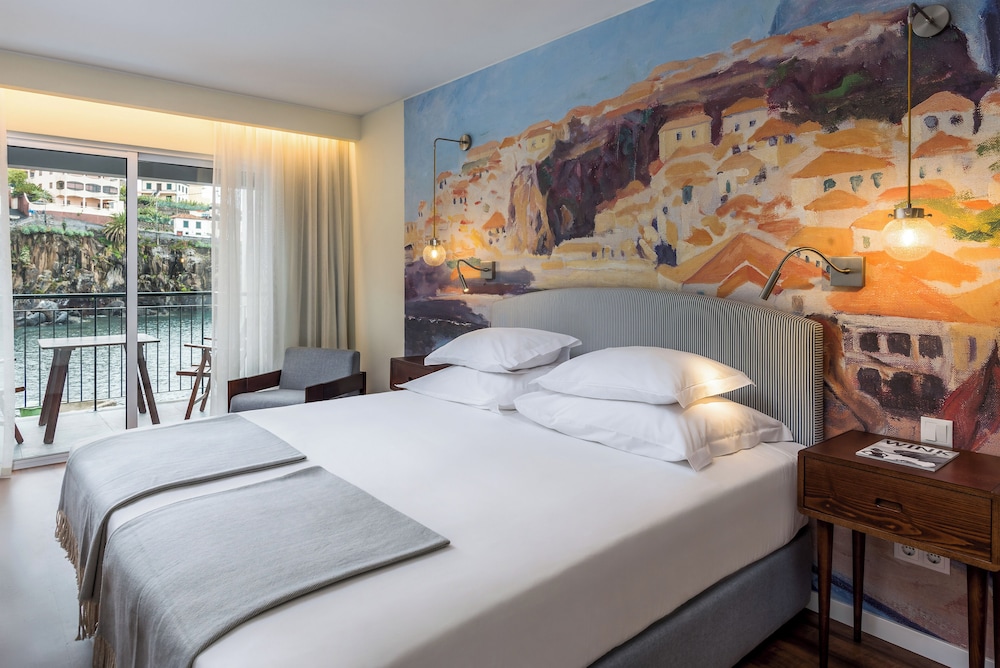 Pestana Churchill Bay — Hotel rooms in Funchal, Madeira