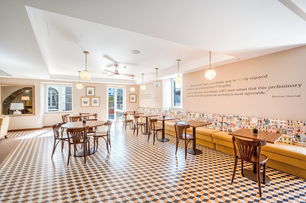 Pestana Churchill Bay — Restaurant & bars in Funchal, Madeira