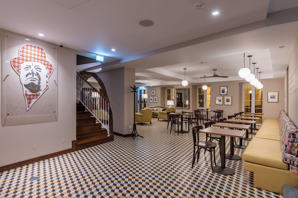 Pestana Churchill Bay — Restaurant & bars in Funchal, Madeira