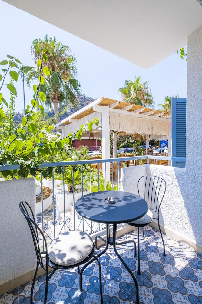 Kassandra Ölüdeniz — Restaurant & bars in Fethiye, Mugla