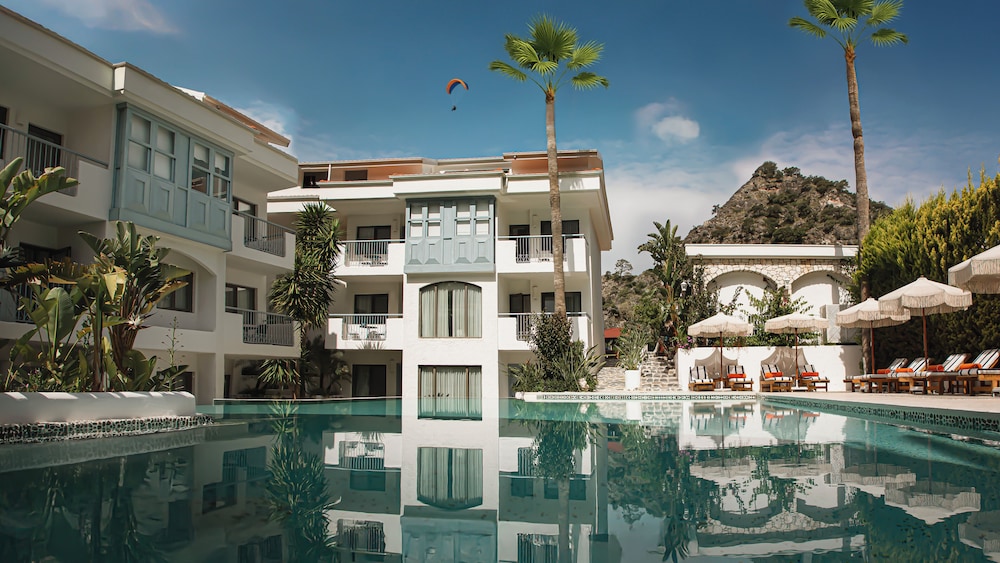 Kassandra Ölüdeniz — Hotel building in Fethiye, Mugla