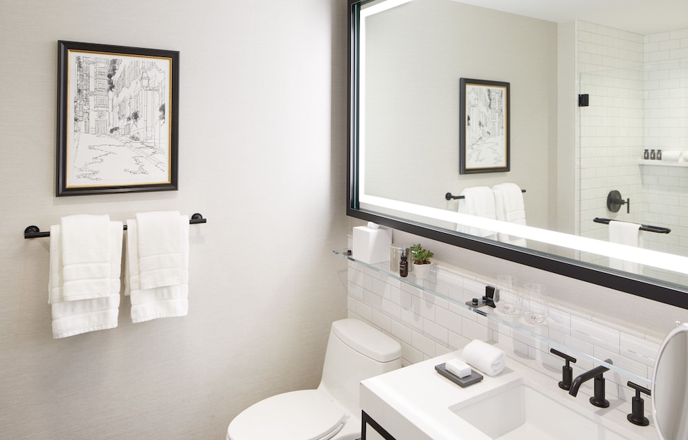 The Whitney Hotel — Hotel rooms in Boston, Massachusetts