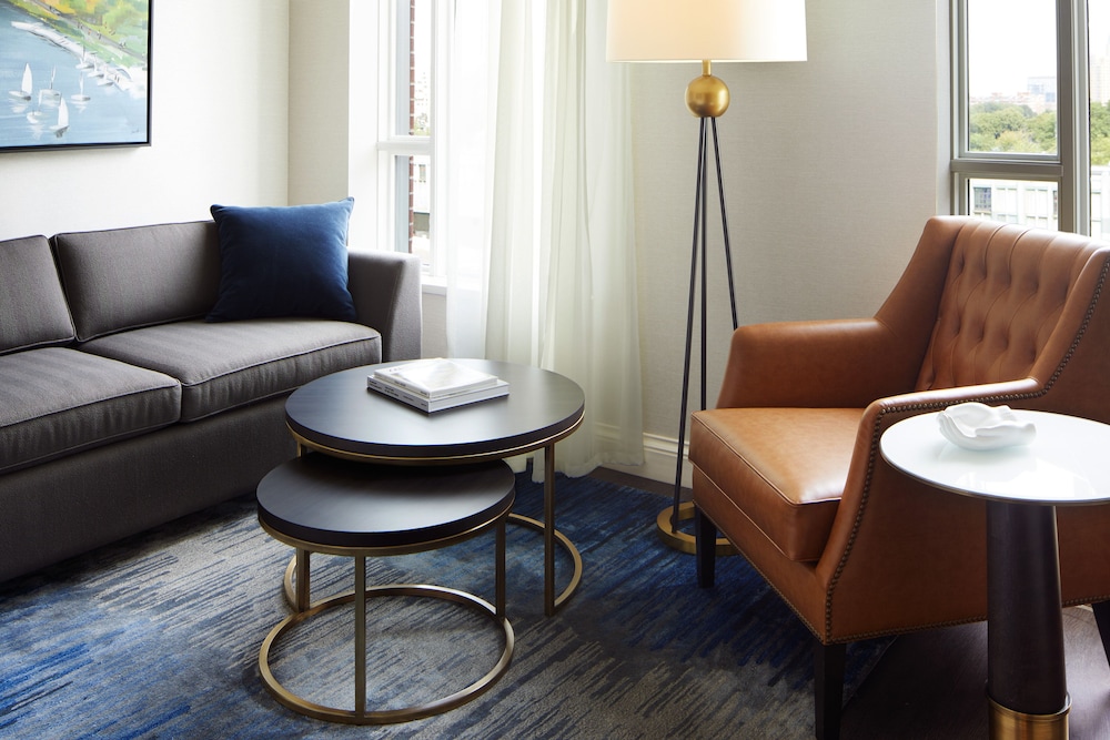 The Whitney Hotel — Hotel rooms in Boston, Massachusetts