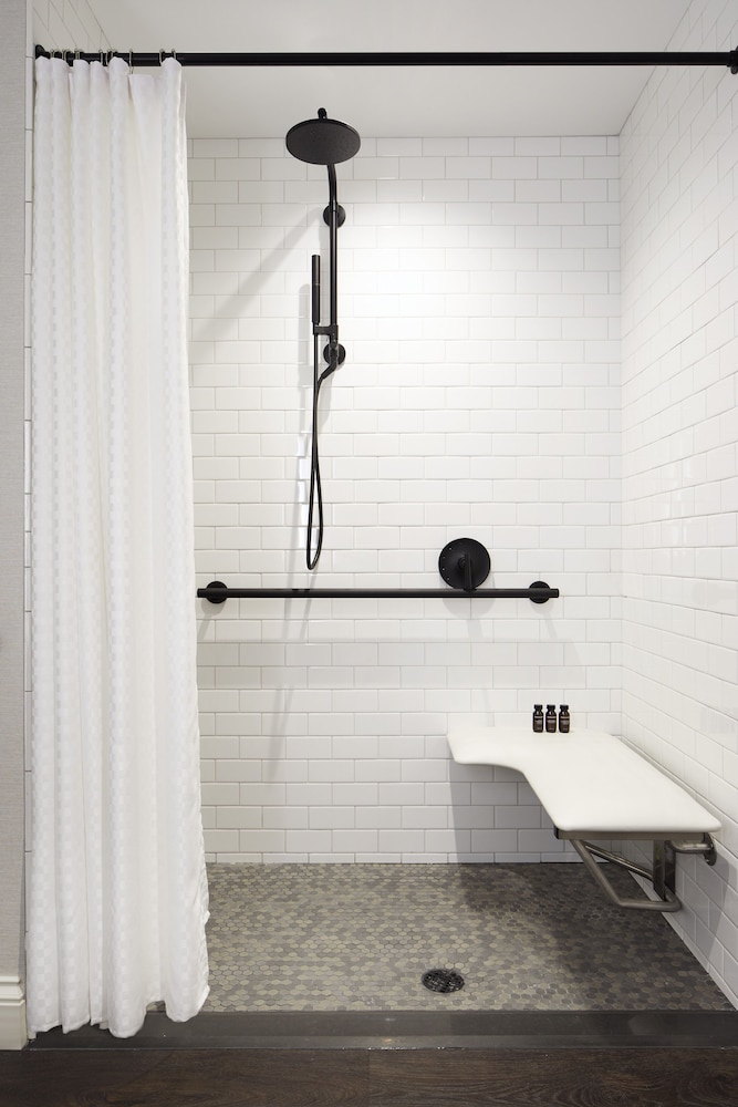 The Whitney Hotel — Hotel rooms in Boston, Massachusetts