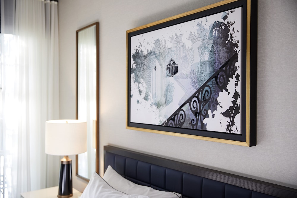 The Whitney Hotel — Hotel rooms in Boston, Massachusetts