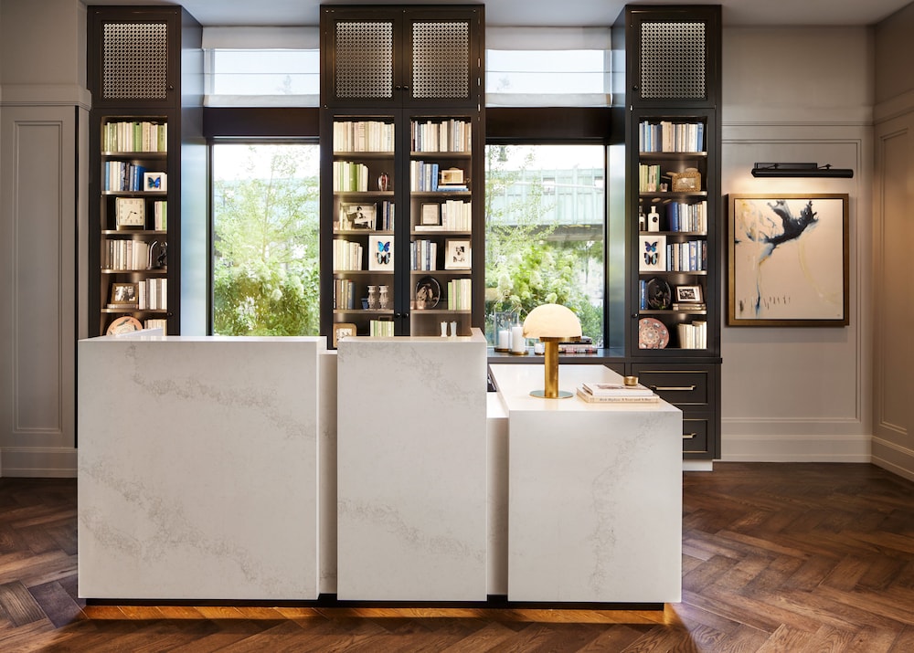 The Whitney Hotel — Hotel building in Boston, Massachusetts