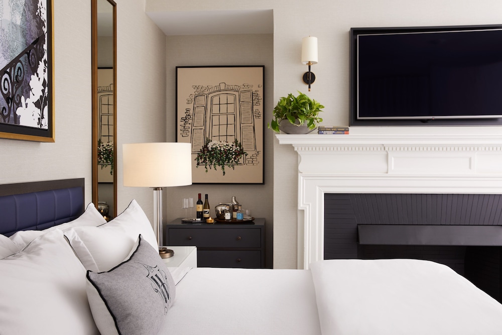The Whitney Hotel — Hotel rooms in Boston, Massachusetts