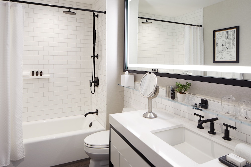 The Whitney Hotel — Hotel rooms in Boston, Massachusetts