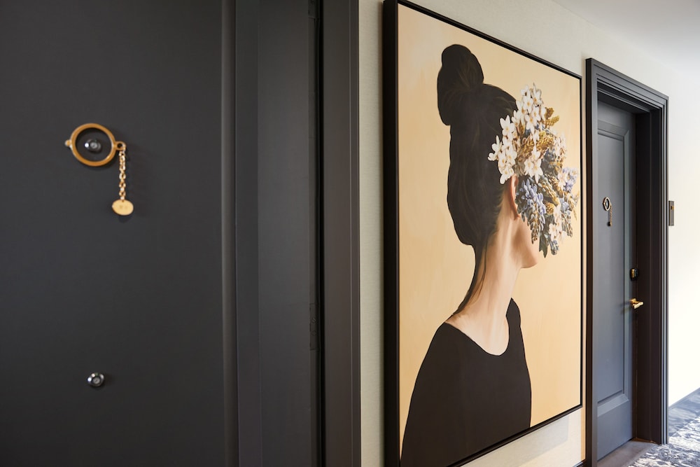 The Whitney Hotel — Hotel rooms in Boston, Massachusetts