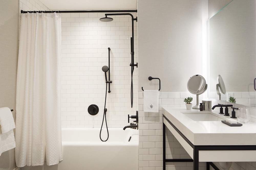 The Whitney Hotel — Hotel rooms in Boston, Massachusetts