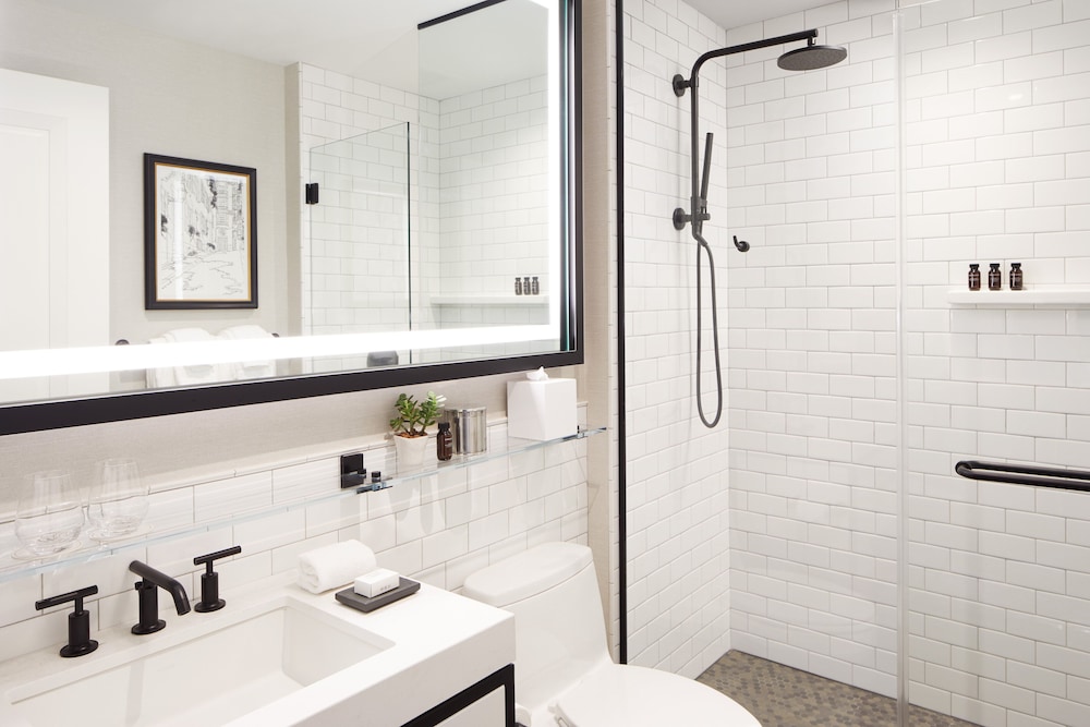The Whitney Hotel — Hotel rooms in Boston, Massachusetts